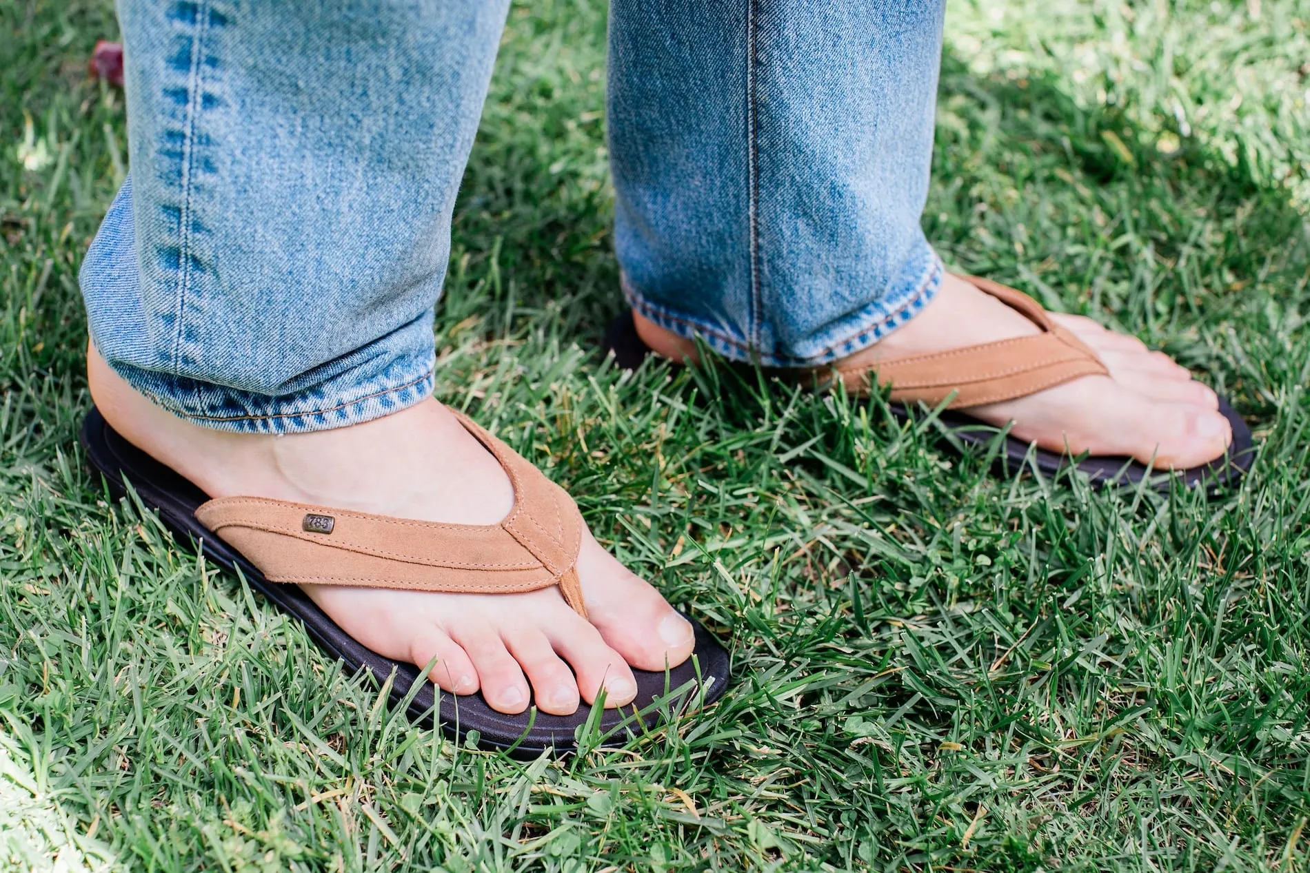 Cameron Sandal • Chestnut Suede