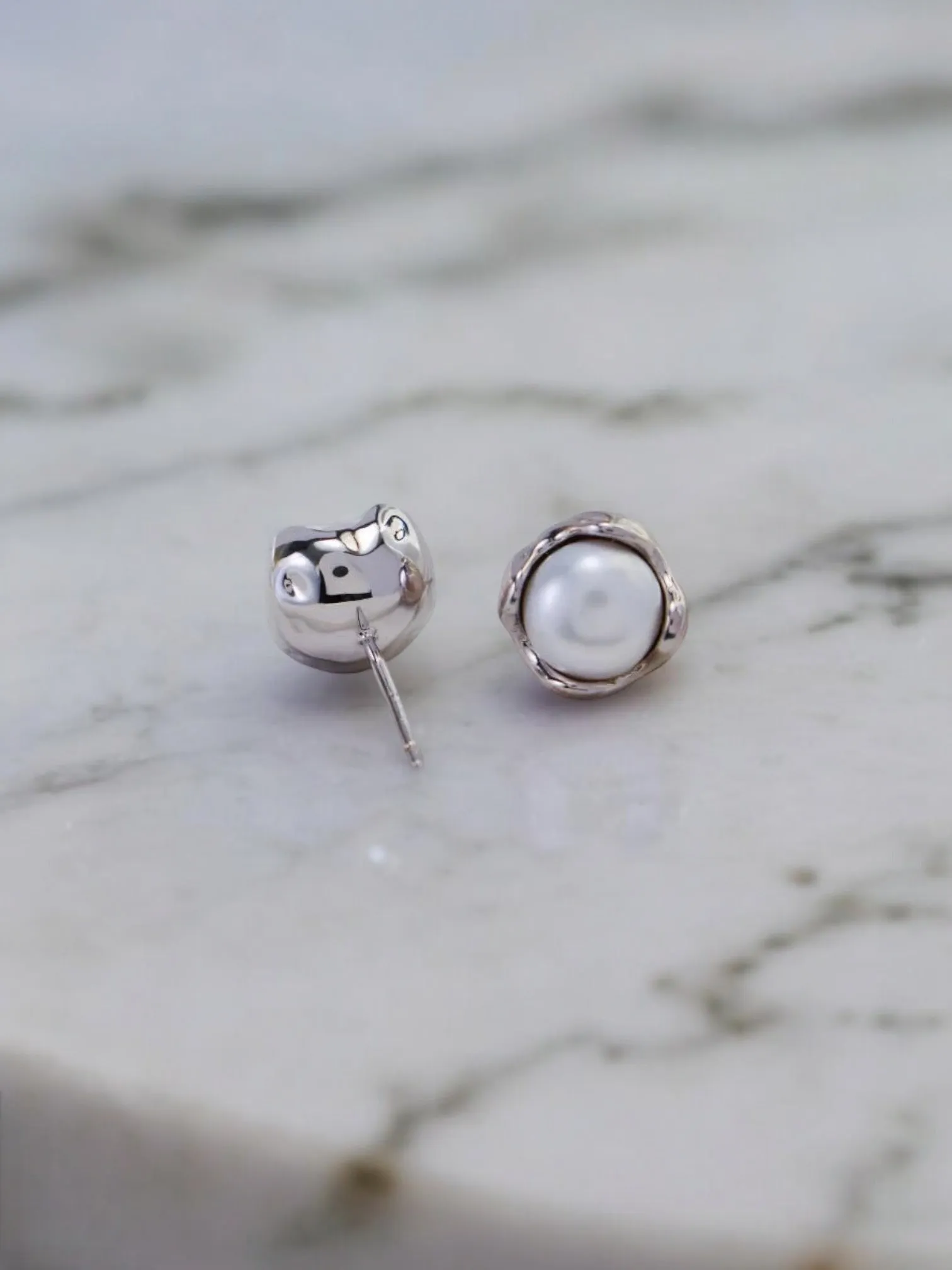 Charlotte - Minimalist Pearl Stud Earrings