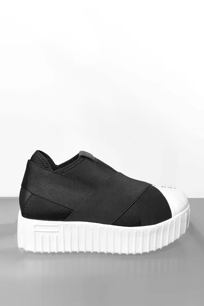 Fessura Hi-Line Crossover Shoe in Black/White