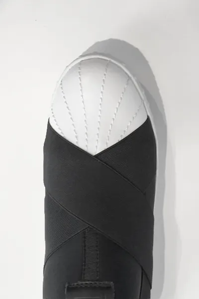 Fessura Hi-Line Crossover Shoe in Black/White