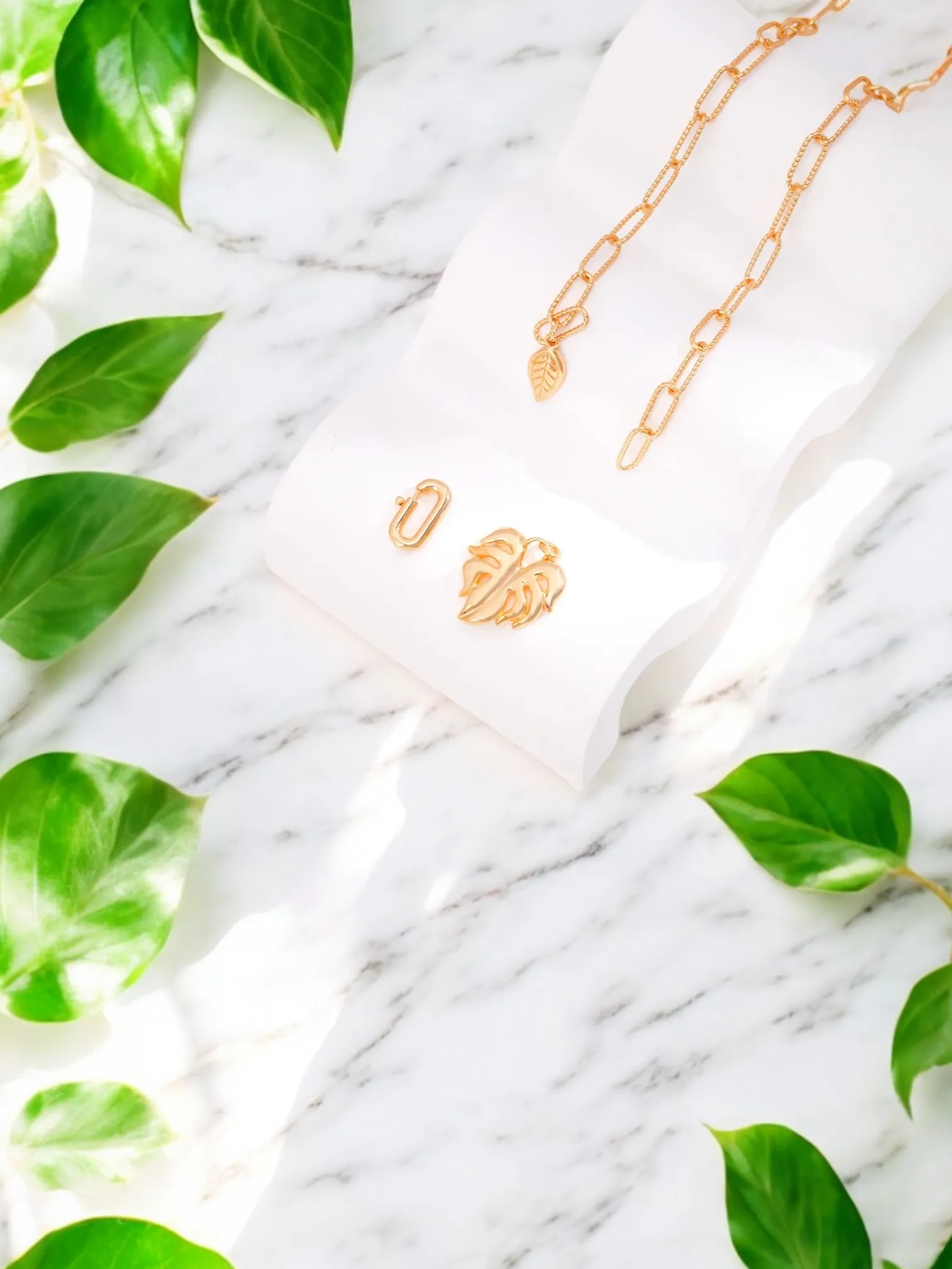 Liana - Gold Leaf Chain Pendants Necklace