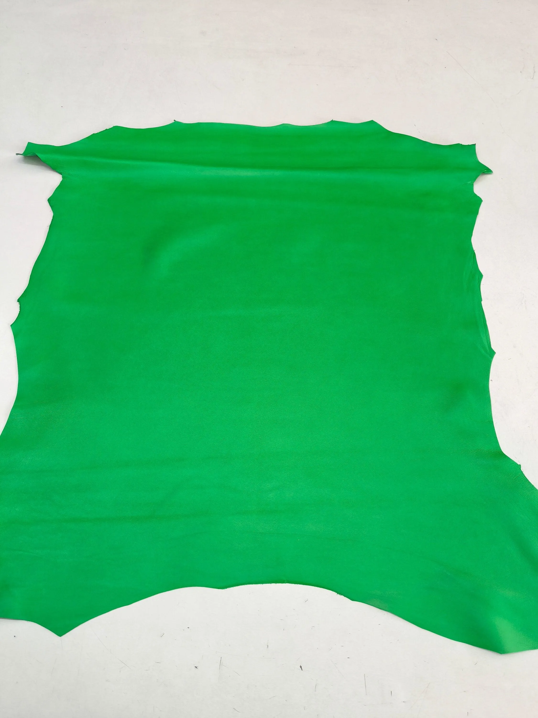 Sheep genuine leather, lambskin nappa leather hide for crafts col. Green, thick. 0,9mm (2 1/2oz)