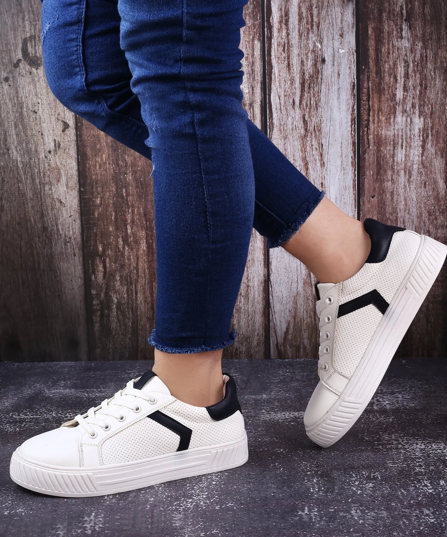 Trendy Women's New Casual Sneaker Lace up Shoes