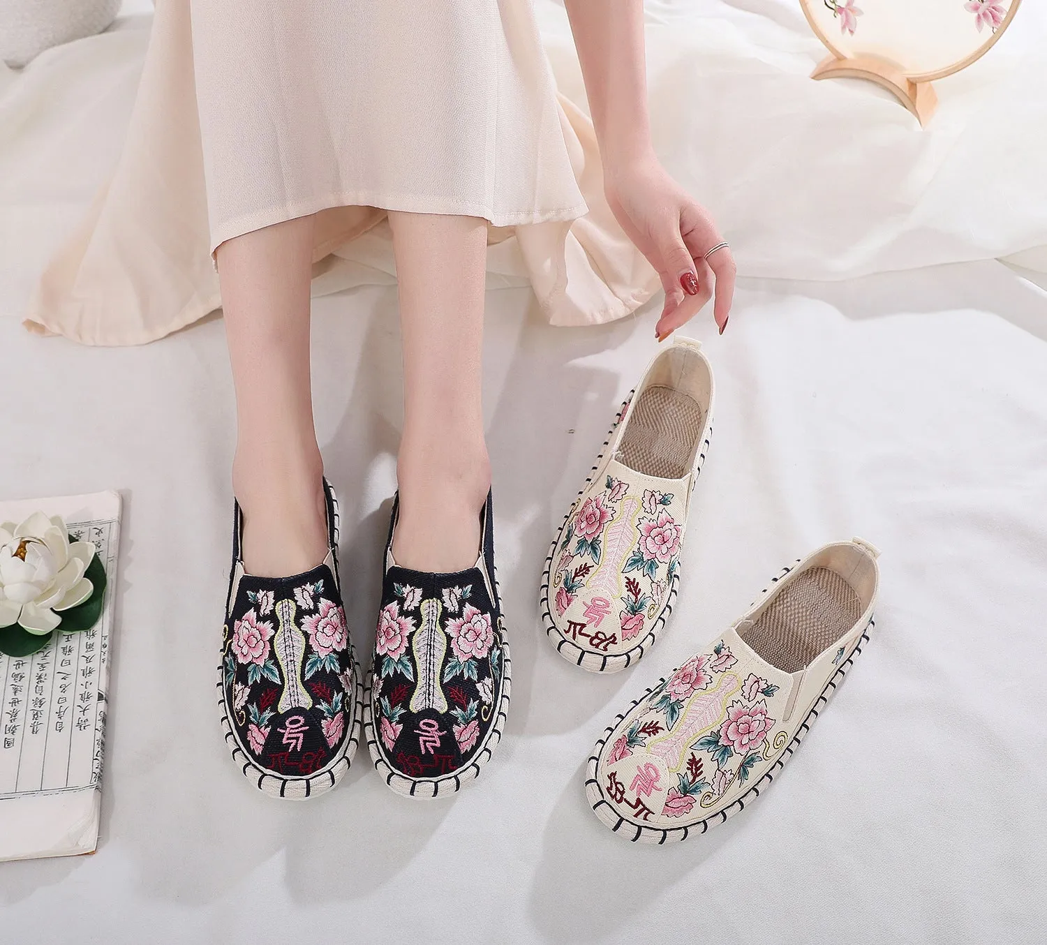 Women's Oriental Cloth With British Ethnic Style Canvas Shoes